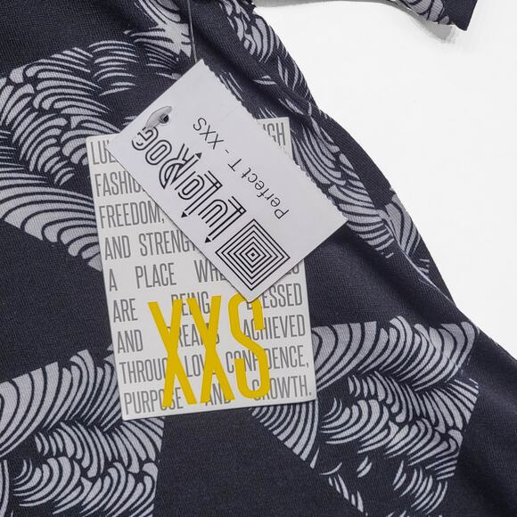 LuLaRoe Perfect T XXS Wave Triangles Black Grey Geometric Swing Tunic Tee Top - Picture 2 of 8
